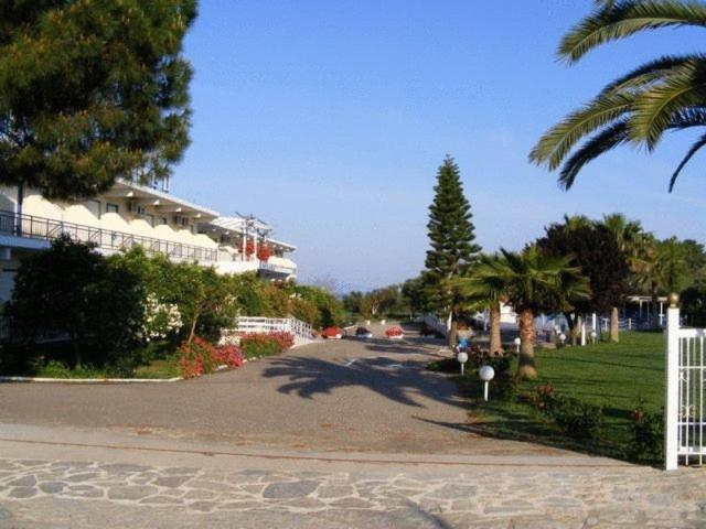 Lintzi Hotel Аркуди Экстерьер фото